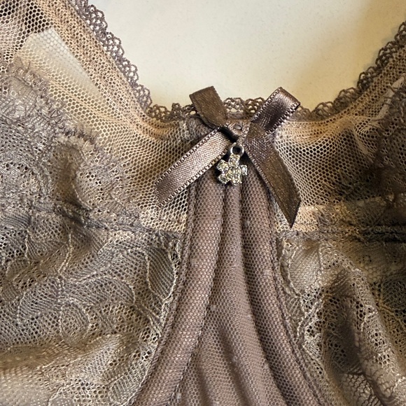 Wacoal Retro Chic Full-Figure Underwire Bra (Style #855186). Size 34D - Picture 3 of 7